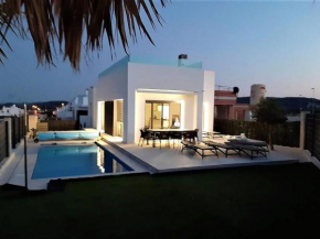 Lush Villa in Orihuela with Solarium Pool